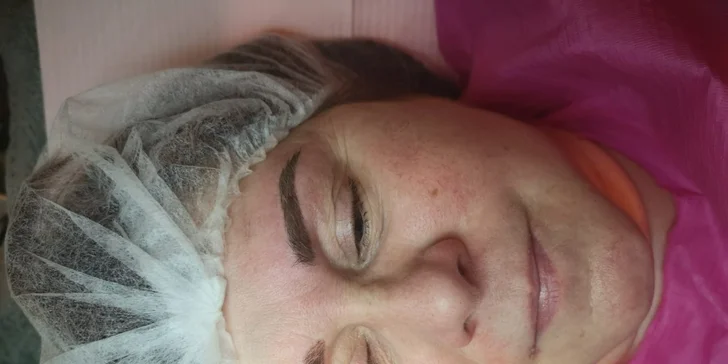 Obočie pred microbladingom