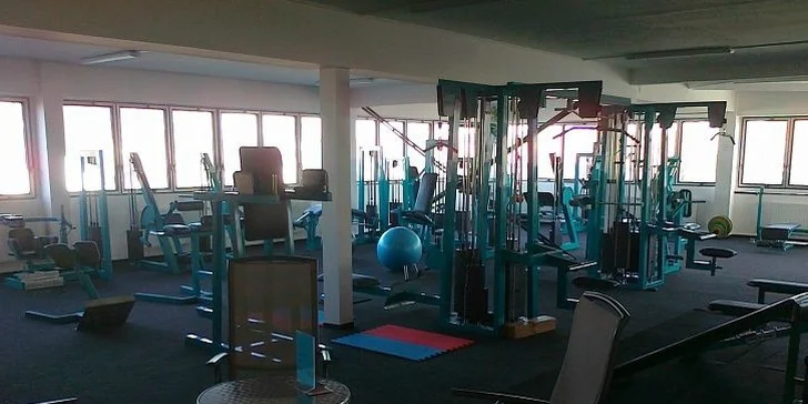 Vstupy do nově otevřeného fitness centra Don