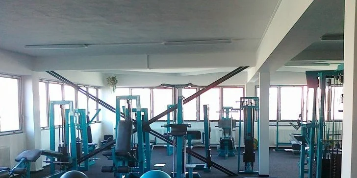Vstupy do nově otevřeného fitness centra Don