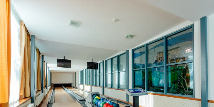 V cene máte aj 1 hodinu bowlingu. 