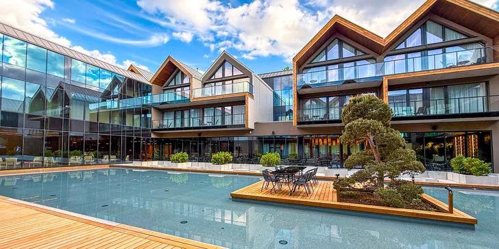 5* hotel a krásne vilky v poľských Krkonošiach: raňajky alebo polpenzia aj vstup do wellness s termálnou vodou
