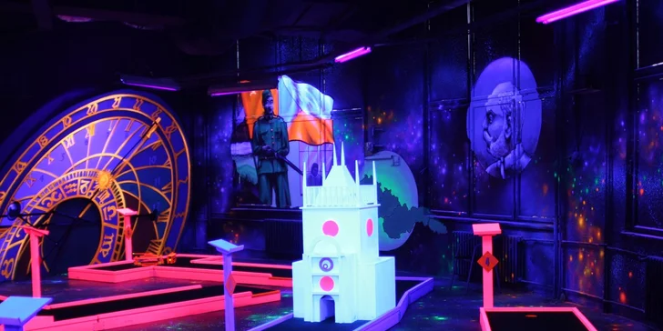 Vstupy na unikátní minigolf osvětlený neonovými UV lampami