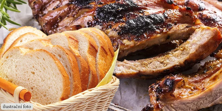 1 kg grilovaných vepřových žeber s hořčicí a křenem