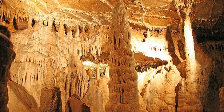 Za poznáním Moravského krasu: podzimní pobyt se vstupy do jeskyní i s polopenzí