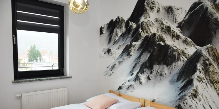 Apartmán až pro 4 osoby má jednu ložnici s manželskou postelí, dvě přistýlky jsou možné na rozkládacím gauči v obýváku. 