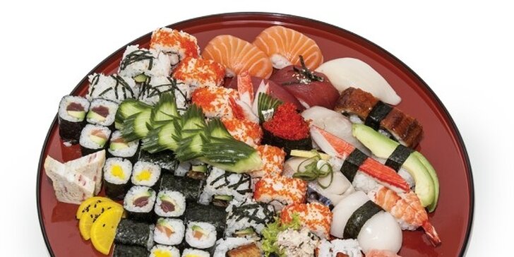 Bohaté čtyřchodové sushi menu pro dva