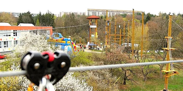 300 metrů Lanovek v Lanovém centru Proud Brno-Lesná 