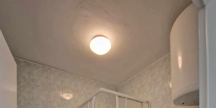 Samozřejmostí je koupelna se sprchou a WC.

