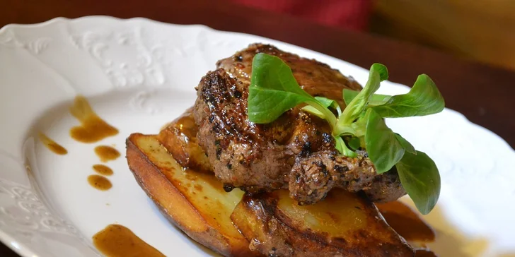 Dva 200gramové RIB EYE steaky včetně vína