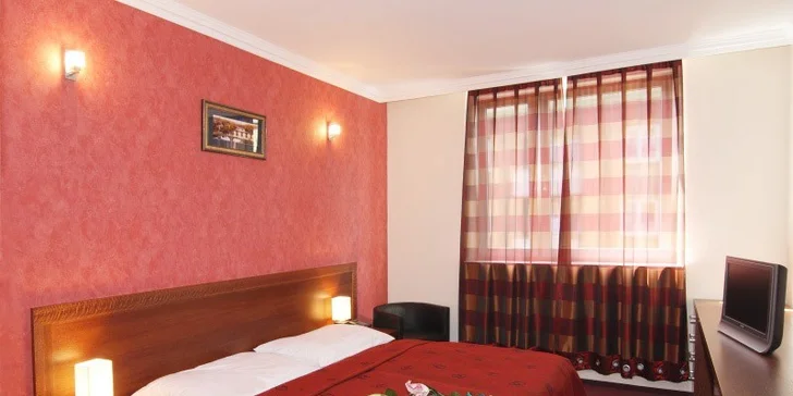 4* odpočinek v Praze pro dva s privátním bazénem a snídaní
