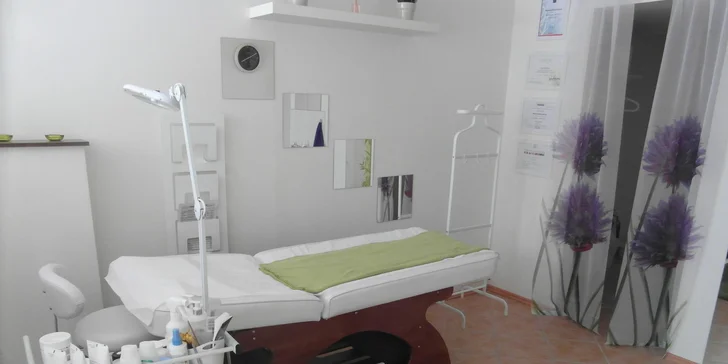 Trvalá na řasy včetně barvení řas a obočí a závěrečné aplikaci výživného séra