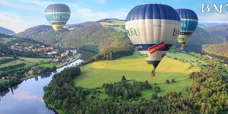 Let nad krajinou v horkovzdušném balonu
