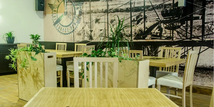 Dva steaky ze pštrosího masa v Restauraci Vrtule