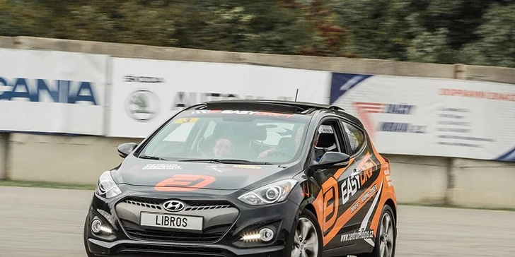 Půlhodinka driftování ve voze Hyundai i30 coupé