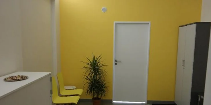 V čekárně vám nabídnou kávu, bylinkové čaje nebo jiný nealko nápoj.