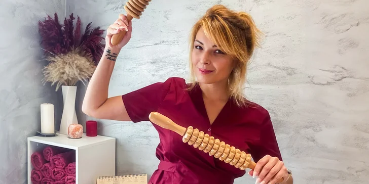 Pokud si vyberete maderoterapii kolumbijskou, čeká vás zhruba 50minutová procedura zaměřená na detoxikaci organismu, tvarování postavy a v neposlední řadě také na redukci celulitidy.