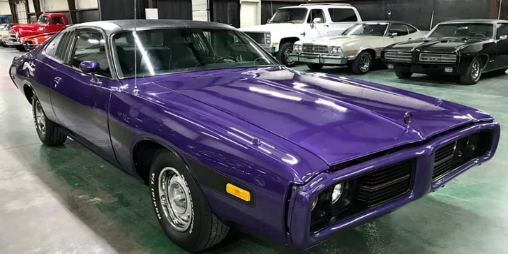 Řidičem nebo spolujezdcem v americké klasice: Dodge Charger 1973