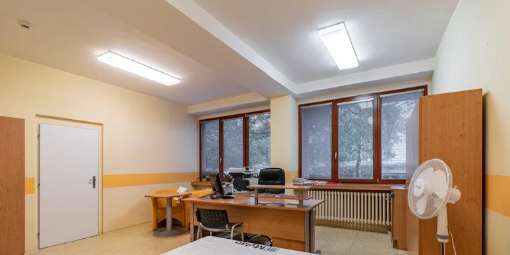 Botulotoxinem lze vyplnit jednu nebo dvě partie dle výběru (čelo, oční okolí nebo mračivka).
