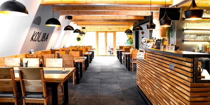 Do restaurace budete chodit na snídaně formou výběru z menu, v případě polopenze i na večeře, které si vyberete ze 2 jídel.
