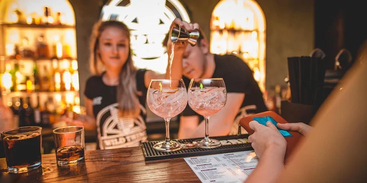  V nabídce máte variantu se 2 drinky pro vás nebo 10 drinky pro partu přátel.