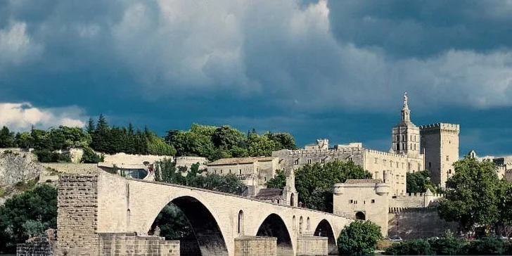 Pětidenní zájezd do okouzlující Provence vč. koupání v Nice