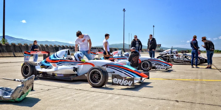 Žihadlo Renault 2.0 si můžete vyzkoušet buď na 4 nebo 7 kol.