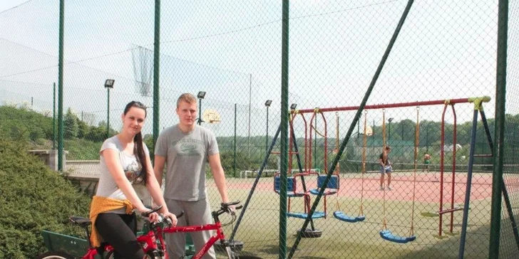 Hodina bowlingu a maxi hromada kuřecích křídel