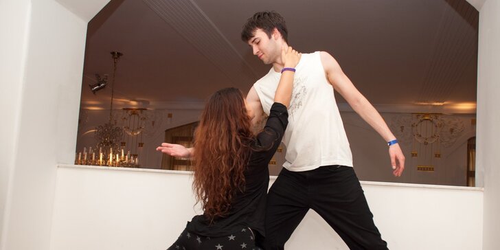 Měsíční taneční permanentka pro jednotlivce i pro pár