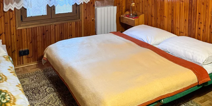 Nájdete tu 3 samostatné spálne a celkom 10 lôžok.