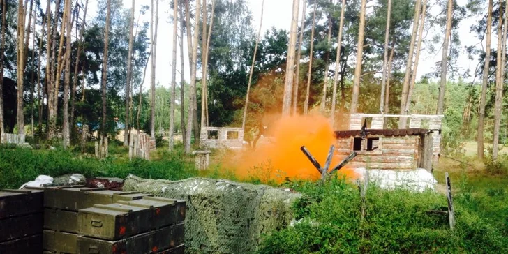 Paintballová přestřelka na Stříbrném Rybníku v Hradci Králové
