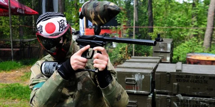 Paintballová přestřelka na Stříbrném Rybníku v Hradci Králové