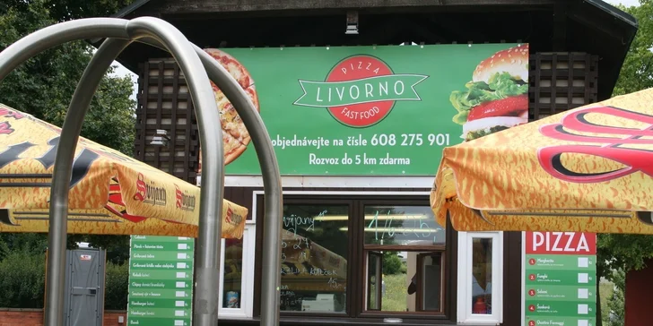 Obří pizza o průměru 45 cm s sebou do krabice
