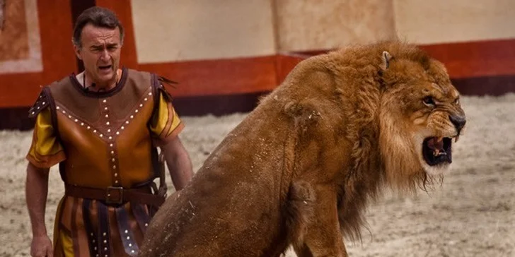 Výlet do zábavního parku Puy du Fou včetně vstupenky a návštěvy Paříže