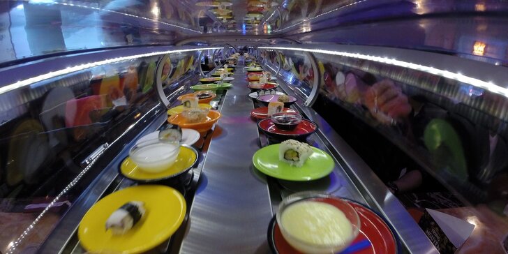 Running sushi pro dva nebo bohaté sety pro 1 až 6 osob v Jiu Zhou