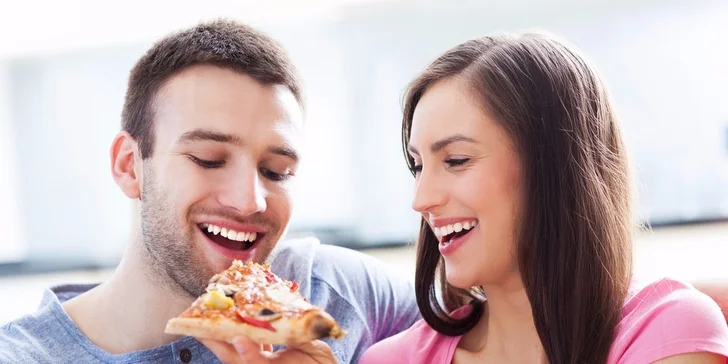 2 pizzy dle vlastního výběru včetně rozvozu