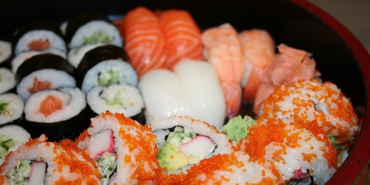 Přijďte sami, ve 2 nebo rovnou ve 4 kdykoliv v týdnu na bohatý sushi set