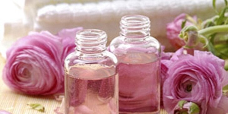 Exkluzivní relaxační masáž s olejem silice růže se závěrečným zábalem lávovými kameny