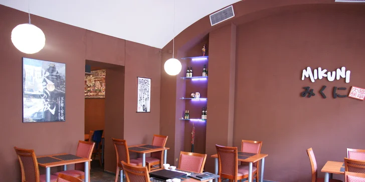 Sushi menu v japonské restauraci Mikuni - 44 ks
