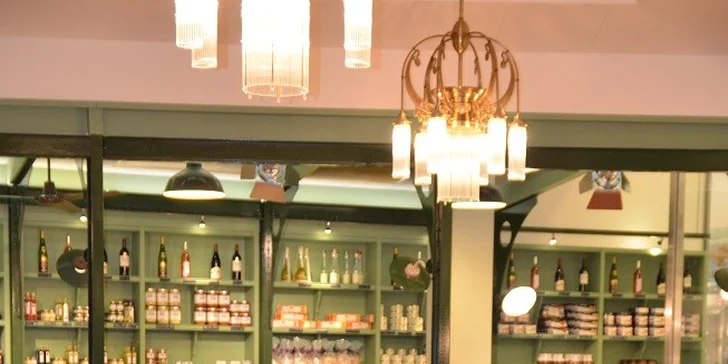 Francouzská jídla a variace dezertů v Café Amandine
