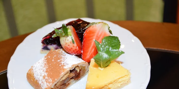 Francouzská jídla a variace dezertů v Café Amandine