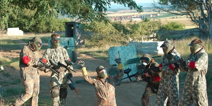 4 hodiny paintballu na přírodním hřišti v Army Parku Ořechov