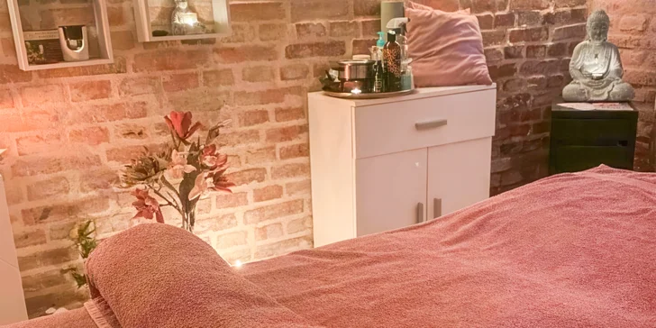 Čeká vás 60 nebo 90 min. relaxační párové masáže – přizvěte tedy drahou polovičku, kamaráda či kamarádku nebo někoho z rodiny. 
