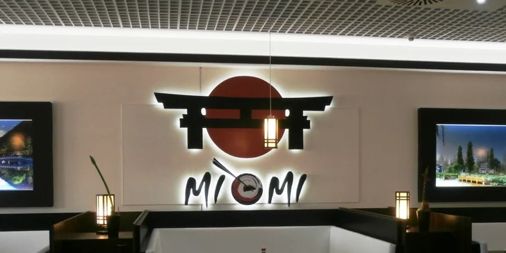 Velké sushi menu s 39 kousky i salátem