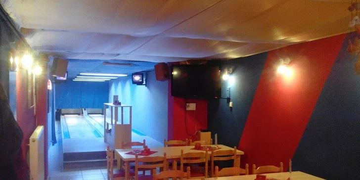 1 hodina minibowlingu a dvě piva k tomu