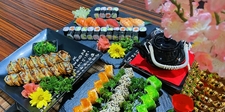 Set se 74 ks obsahuje třeba i nigiri s lososem a tuňákem. 