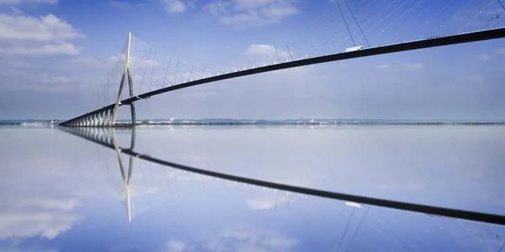 Pont Normandie – unikátní most nad ústím řeky Seiny do Atlantského oceánu