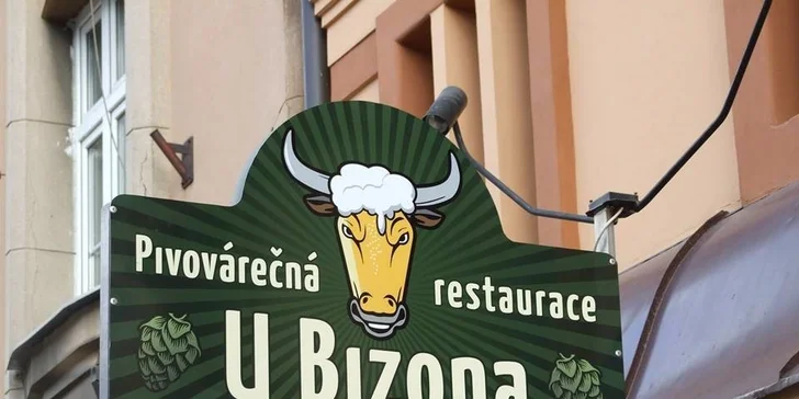 1,5kilová mísa kuřecích a vepřových řízečků v restauraci U Bizona