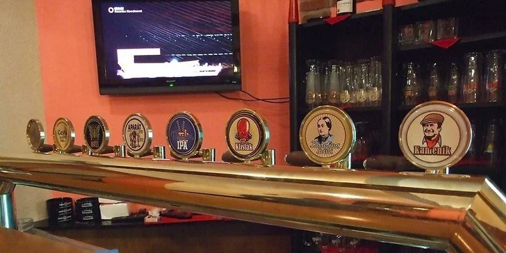 1,5kilová mísa kuřecích a vepřových řízečků v restauraci U Bizona