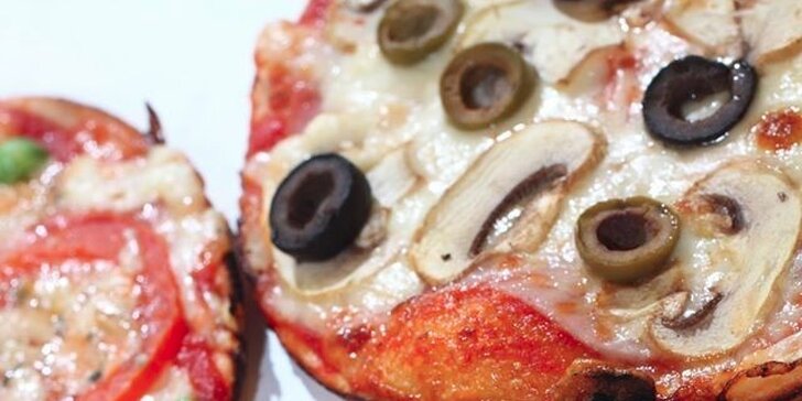2 křupavé pizzy dle vašeho výběru v Pizza Baru Bruk