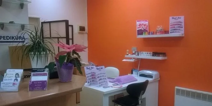 Klasická mokrá pedikúra včetně lakování